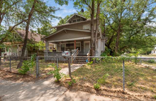 257 North Erie Avenue Gallery 2