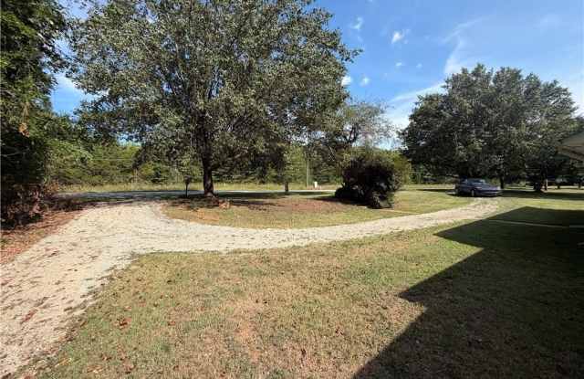 5879 Stanley Huff Road Gallery 2