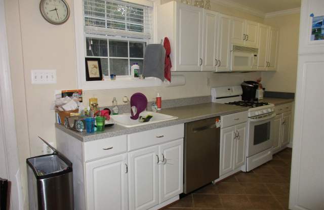 7308 Woodley Place Gallery 2