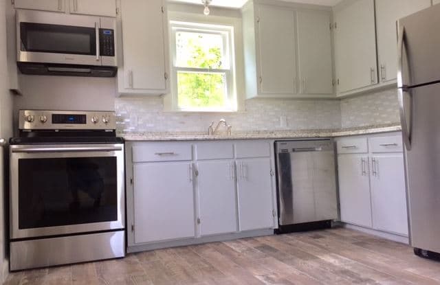 60 Leonard Street - 60 Leonard Street, Foxborough, MA 02035