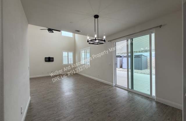 327 Las Flores Drive Gallery 4