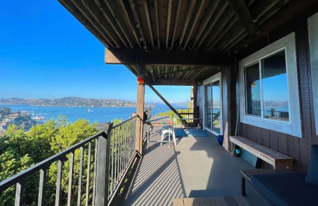 65 Edwards Ave A - 65 Edwards Avenue, Sausalito, CA 94965