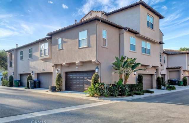 77 REUNION - 77 Reunion, Irvine, CA 92603
