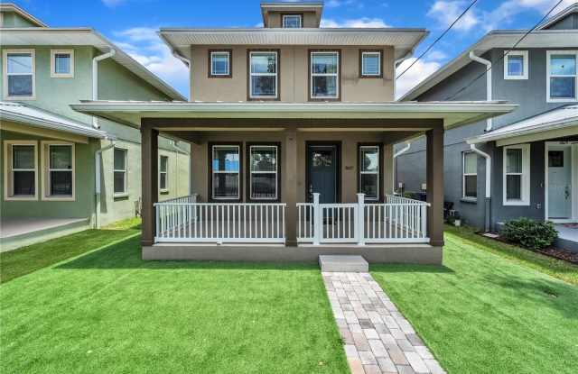 3027 W SPRUCE STREET photos photos