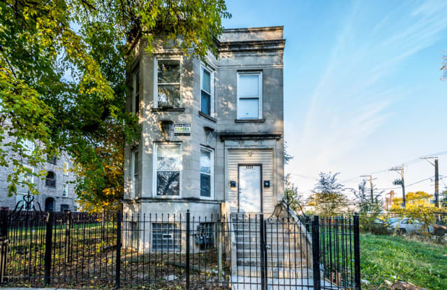 1224 S Troy photos photos