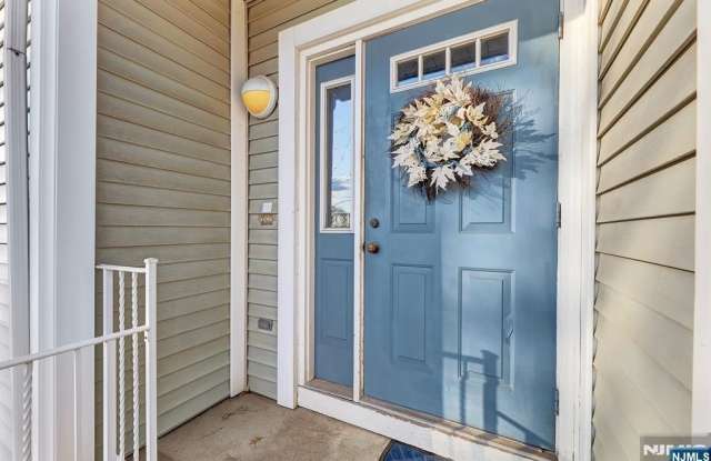 2 Grand Avenue 2 photos photos