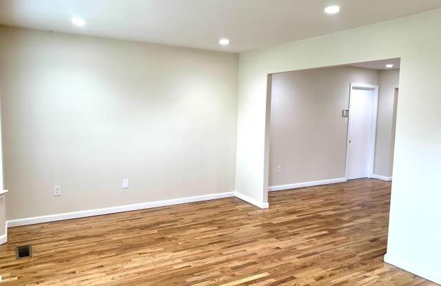 26 BLACKBURN CT Gallery 4