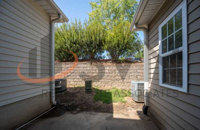 Spacious 3BR, 2.5BA Townhome in Chapel Hill Gallery 3