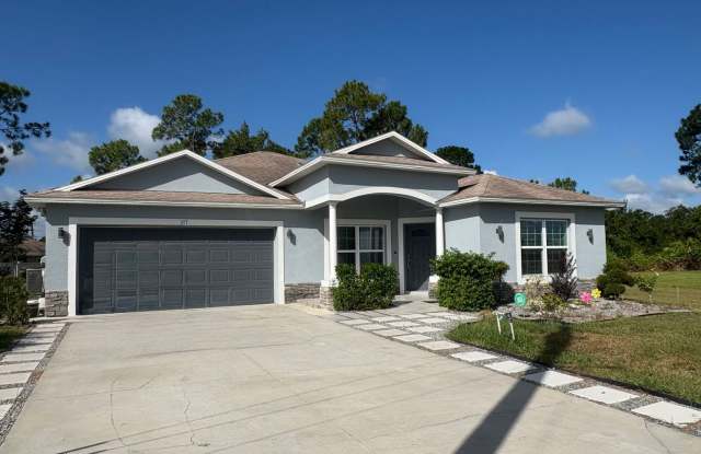 4 Bedroom 3 Bath Home with Huge Yard For Rent at 377 Cimarron Ct. Kissimmee, Fl. 34759. photos photos