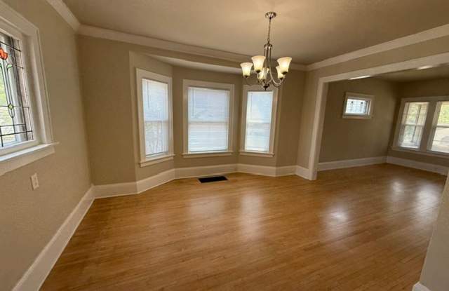 Large 3 Bedroom 1 bath, 2 car garage West Allis home photos photos