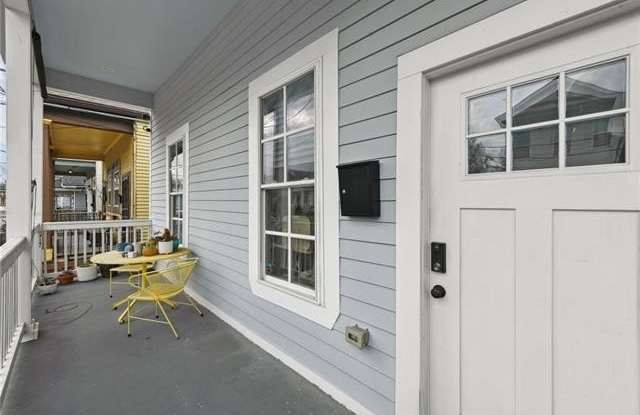 3717 WILLOW Street Gallery 3