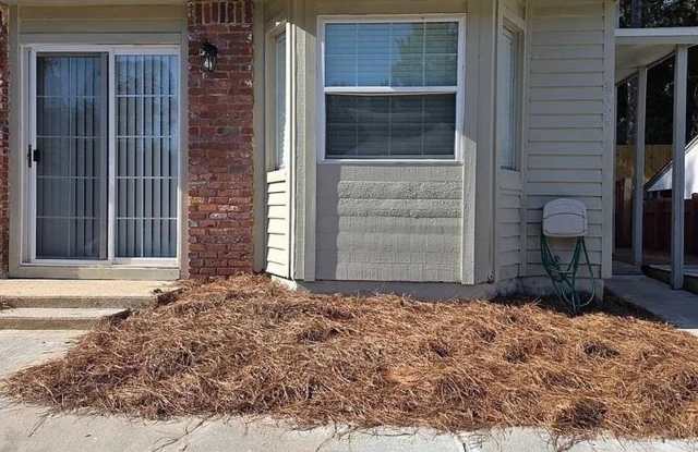 Convenient Living Near Lincoln High – 3725 Sutor Court Gallery 1