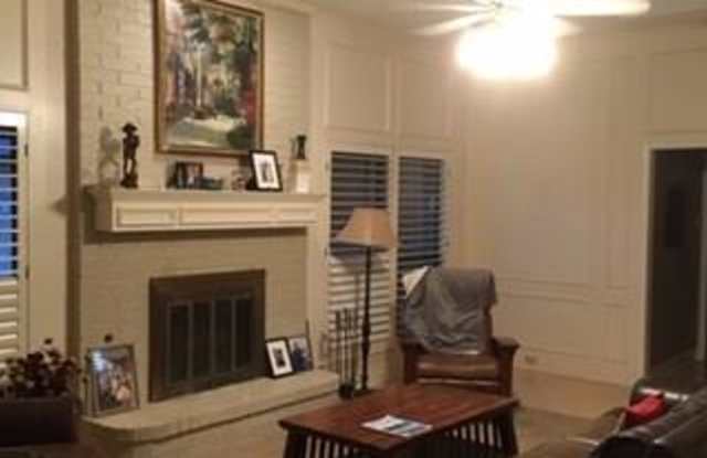 723 HAWK Lane Gallery 3