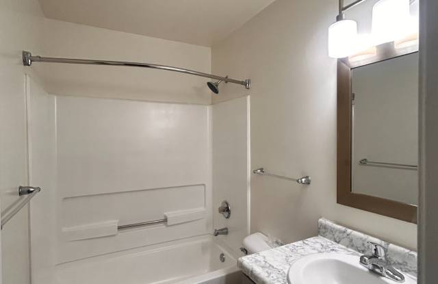 1285 Fords Pointe Cir photos photos