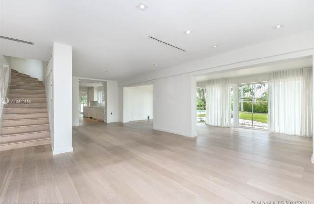 6605 Pinetree Ln Gallery 4