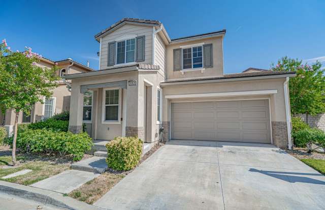 Stunning 3-Bedroom Home with Resort-Style Amenities in Tesoro Del Valle! - 28920 Via ADELENA, Los Angeles County, CA 91354