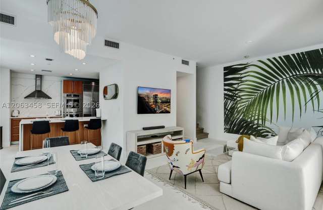 6103 Aqua Ave Gallery 3