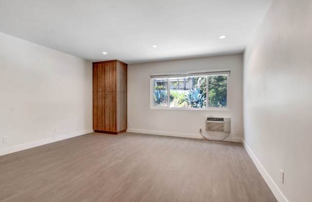 Hollywood Hills Apartments photos photos