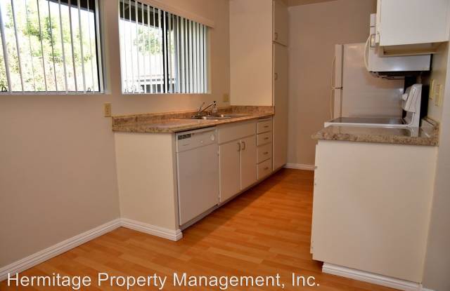 98 Streamwood Gallery 3
