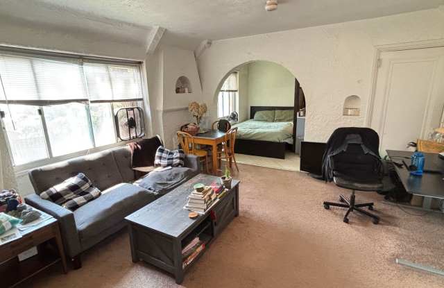 Tudor Hall~ Shadyside on the boarder of Oakland and Bloomfield~ convenient walkable location photos photos