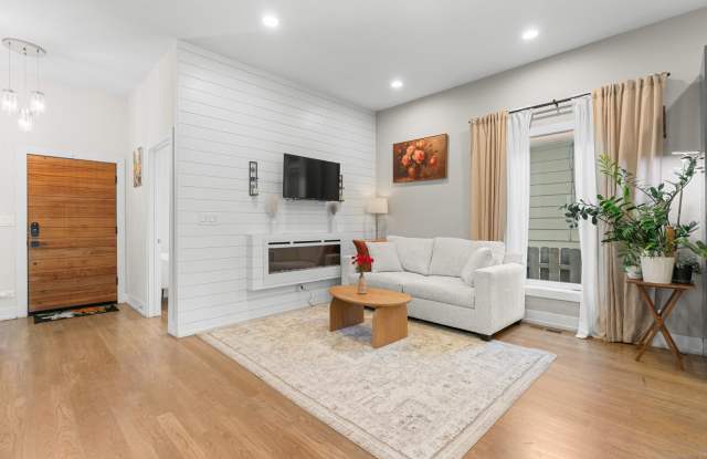 5047 W Winnemac Avenue Gallery 3