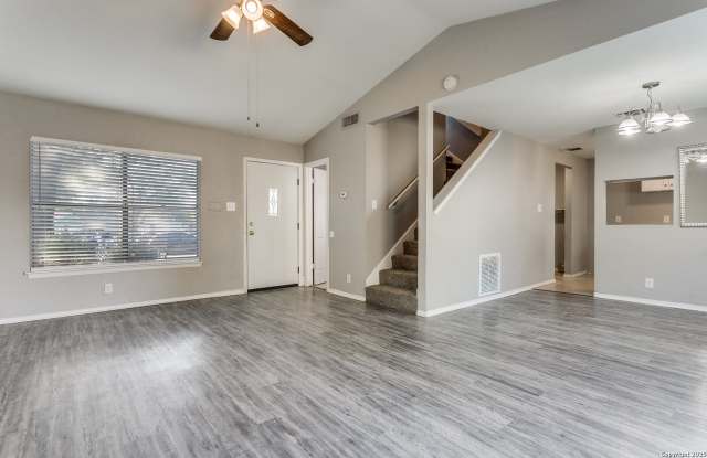 4031 SUNRISE BLUFF DR Gallery 2