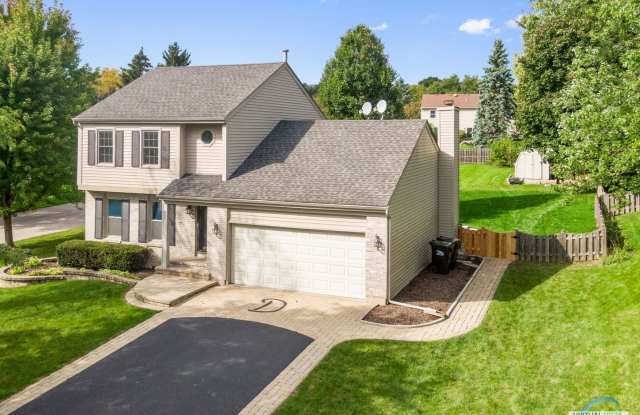 802 River Oaks Court - 802 River Oaks Court, Island Lake, IL 60042