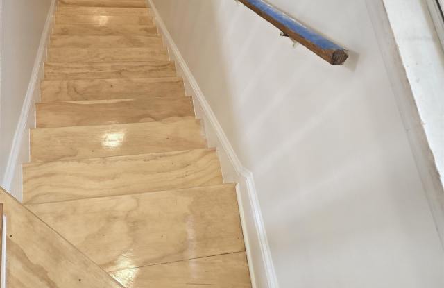 19 OAK ST Gallery 3