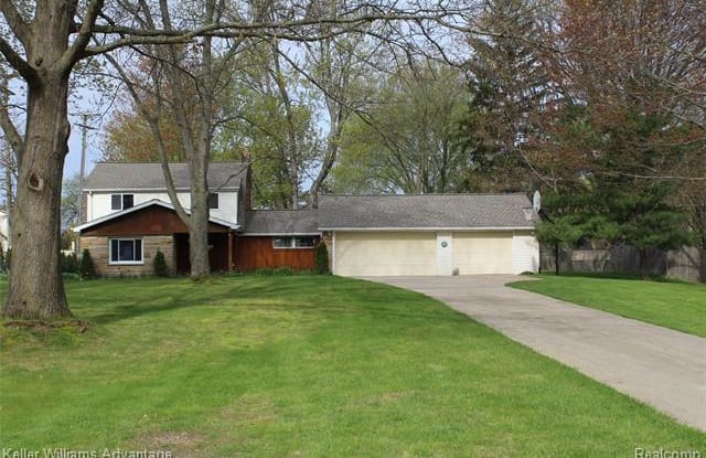 1309 DECKER Road - 1309 Decker Road, Walled Lake, MI 48390
