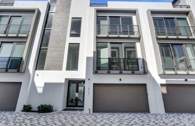 Gorgeous New Townhouse on the Beach photos photos