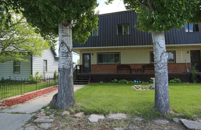 UTILITIES INCLUDED! Large 3 bed/ 1.5 bath on Demple Street photos photos