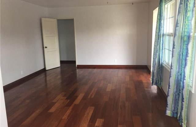 11419 Samoline Avenue Gallery 3