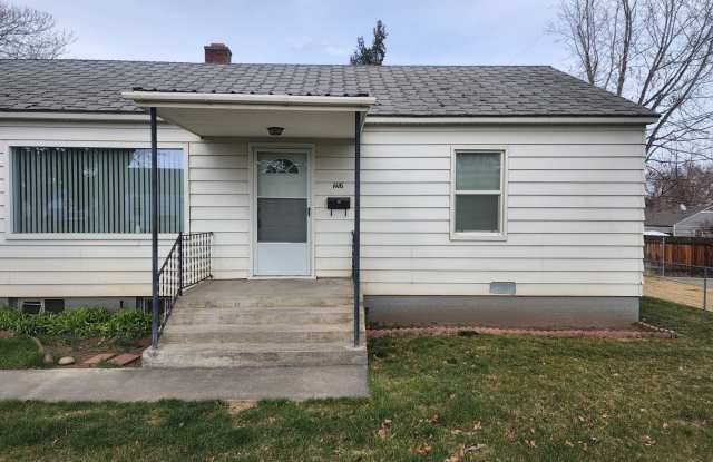 Spacious 2BR Duplex in Central Richland – Basement + Fenced Yard photos photos