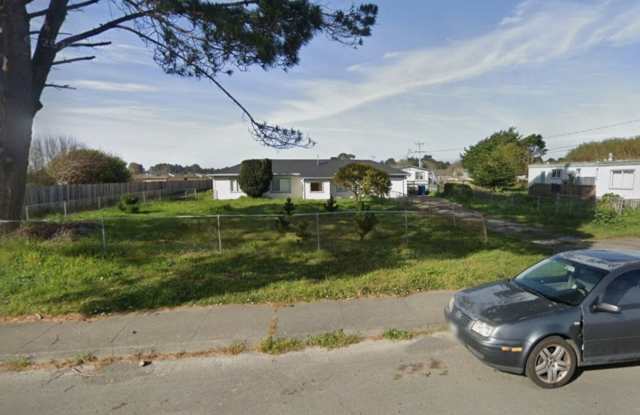 3 Bedroom 1 Bathroom Single Family McKinleyville Home photos photos