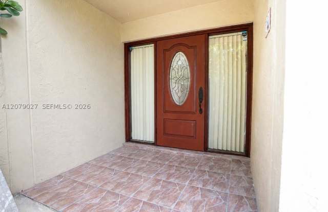 14295 Kendale Lakes Cir Gallery 2