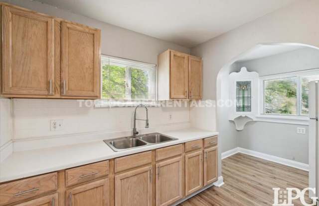 1442 Schuyler Rd Upper photos photos