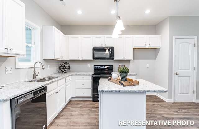3 Bedroom Triplex in Smithfield! photos photos