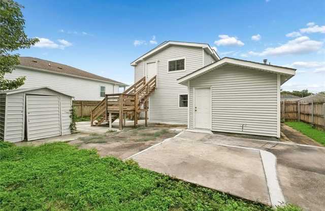6009 DEBORE Drive Gallery 3