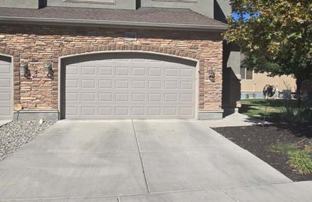 Beautiful 3 Bed 3.5 Bath in Riverton!! photos photos