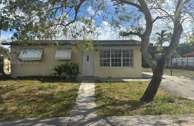7820 NW 175th St photos photos