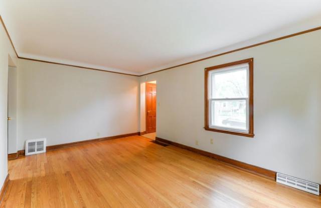 5736 S 26th Avenue Gallery 3