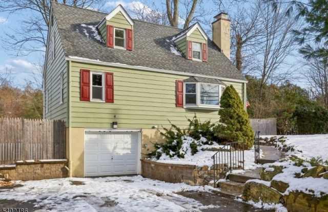 4 Cabot Ln - 4 Cabot Lane, Kinnelon, NJ 07405