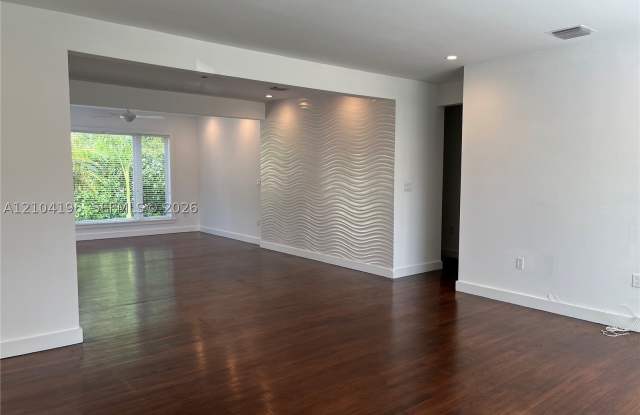 317 Fluvia Ave Gallery 1