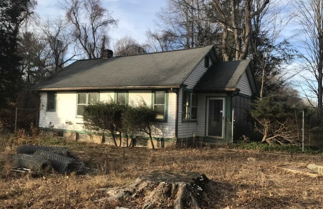 235 WHITE SCHOOLHOUSE RD. - 235 White Schoolhouse Road, Dutchess County, NY 12572
