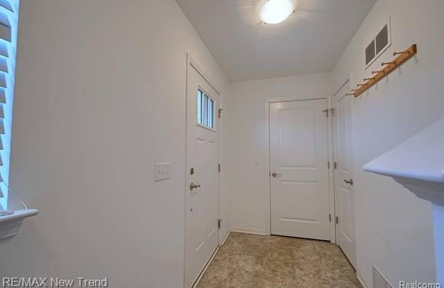 1041 N SHERMAN Drive Gallery 4