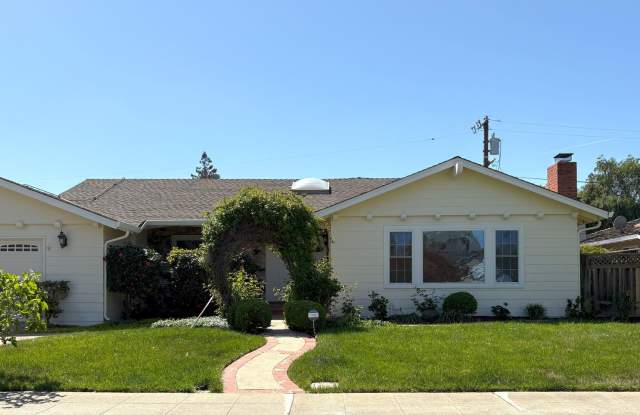 Beautifully Updated 4-Bedroom Home in Prime Mountain View Location! photos photos Beautifully Updated 4-Bedroom Home in Prime Mountain View Location! photos photos