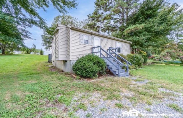 10625 W Providence Road - 10625 West Providence Road, Rockwood, VA 23236