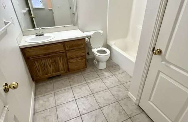 1670 W 100 N Gallery 2