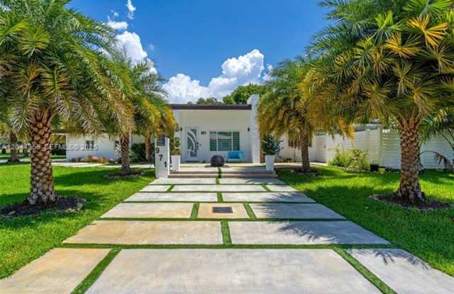 971 NE 113th St # 971, Biscayne Park, FL 33161 Gallery 3