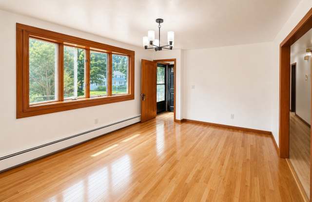 98 Hartley Drive Gallery 2